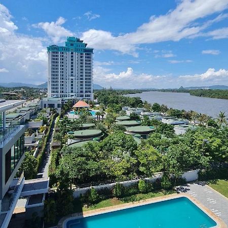 Castle Bayview Resort & Spa Kampot Exterior photo
