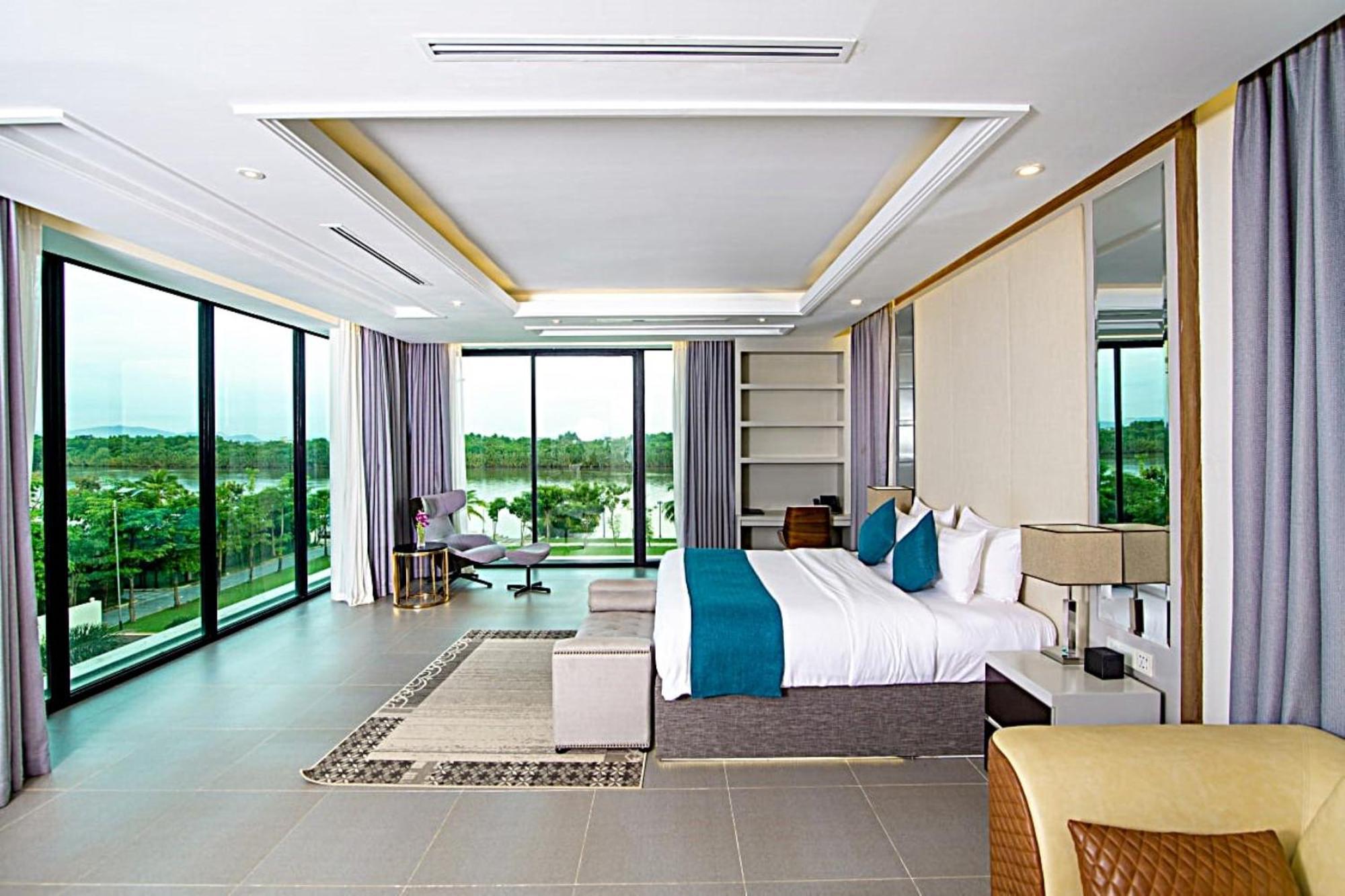 Castle Bayview Resort & Spa Kampot Exterior photo