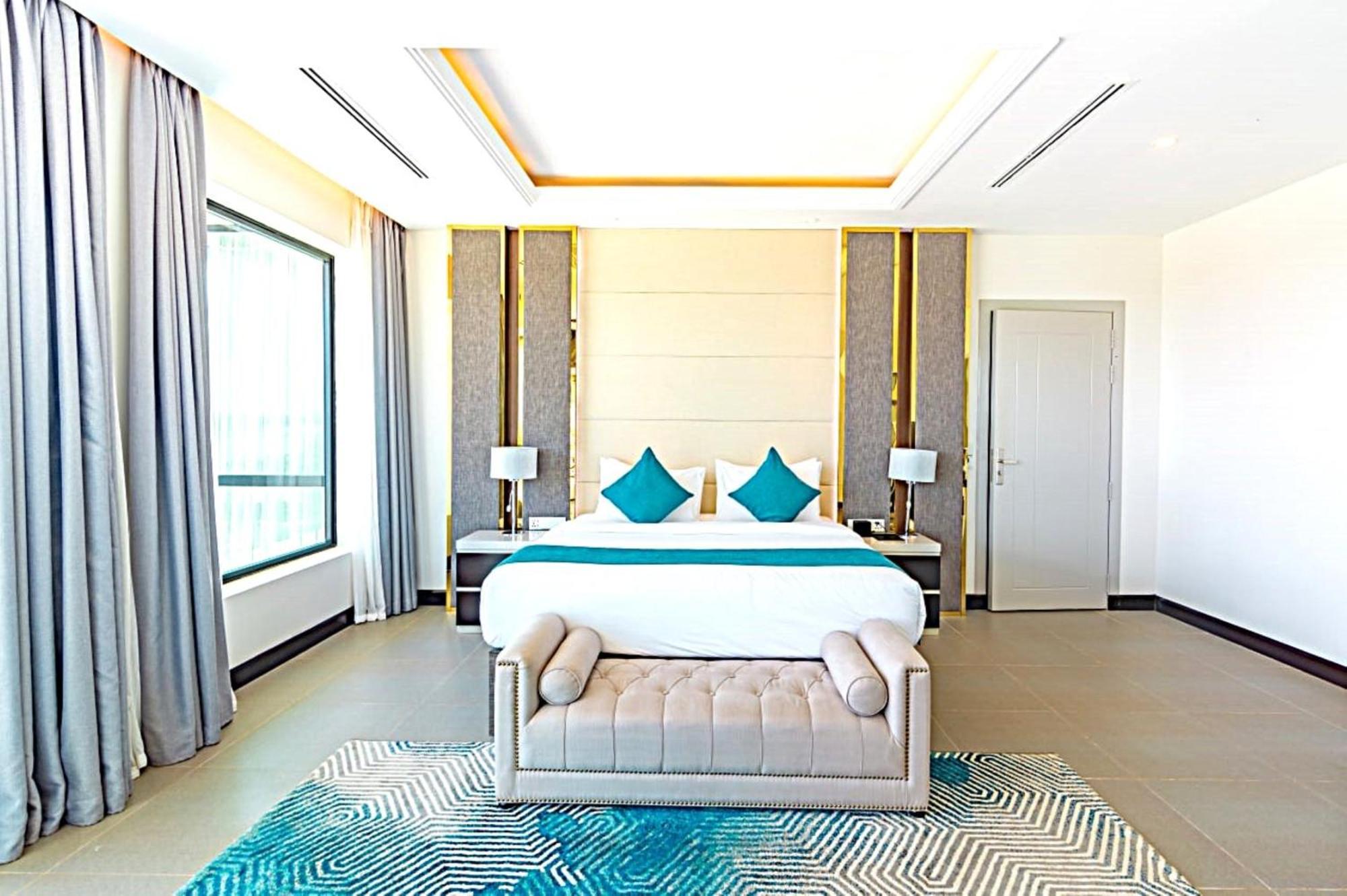 Castle Bayview Resort & Spa Kampot Exterior photo