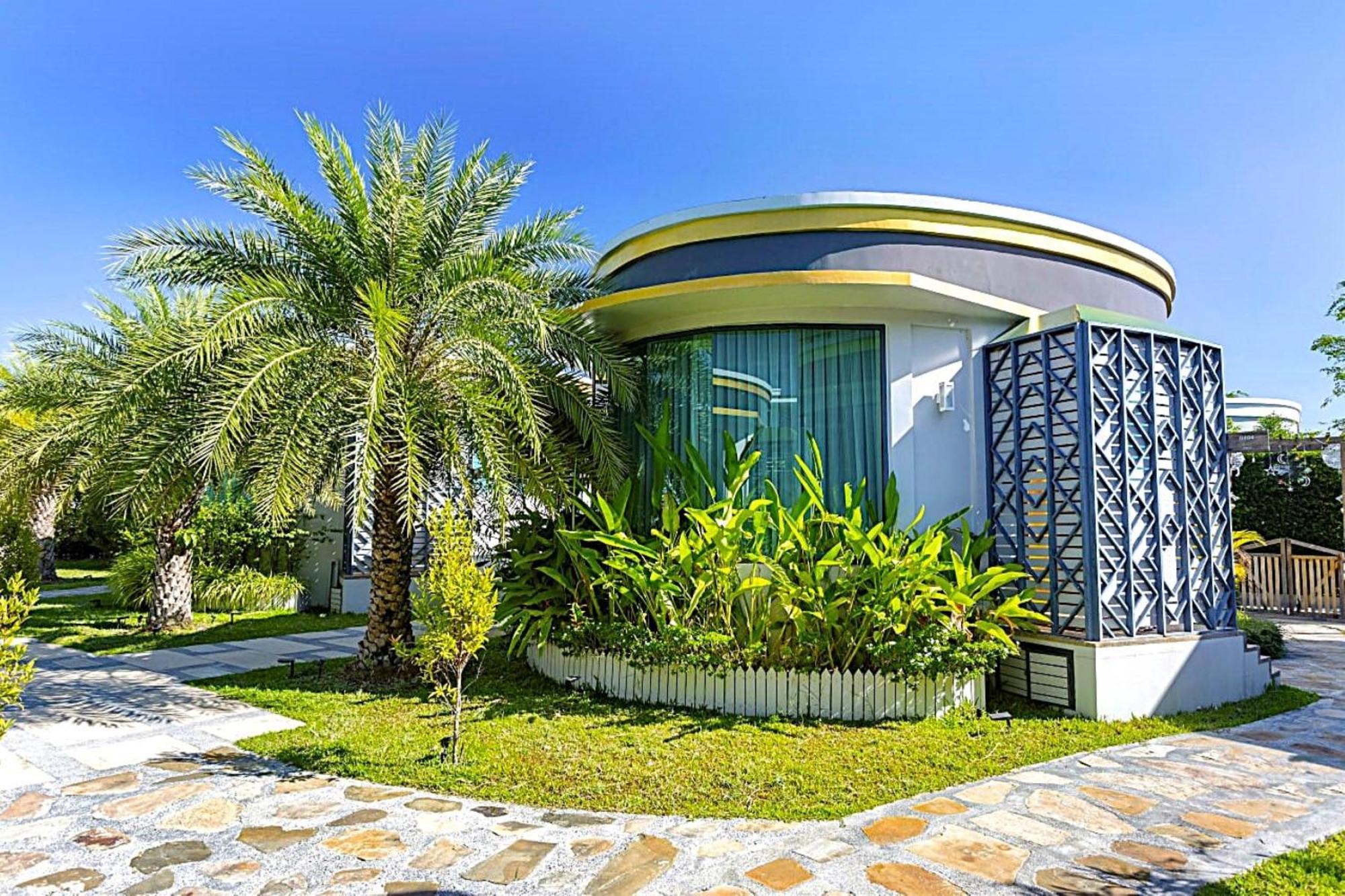 Castle Bayview Resort & Spa Kampot Exterior photo