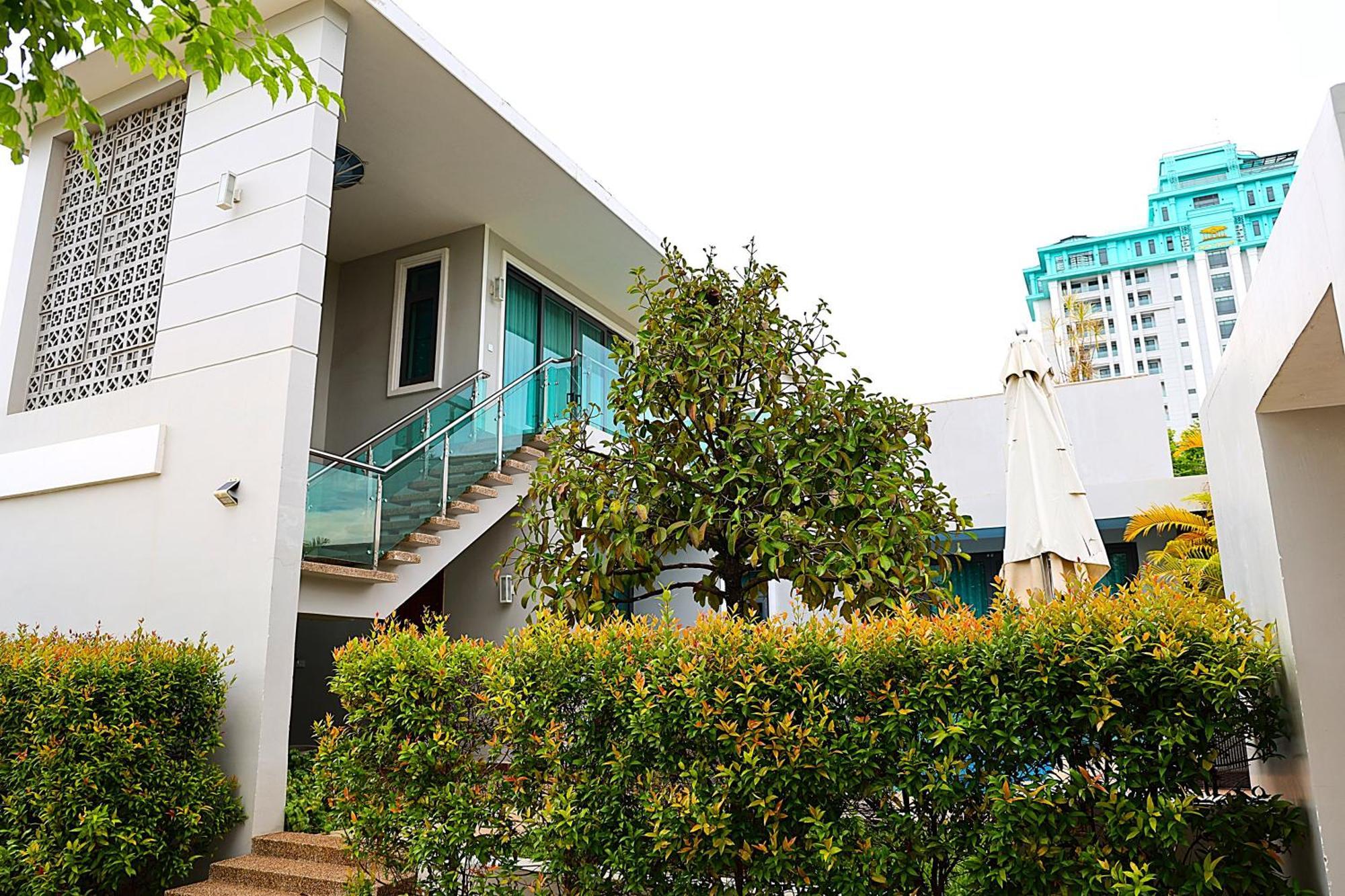 Castle Bayview Resort & Spa Kampot Exterior photo
